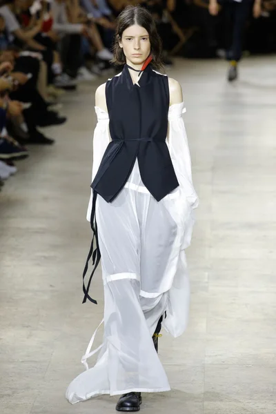 Look 37